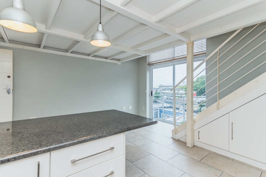 To Let 2 Bedroom Property for Rent in Green Point Western Cape